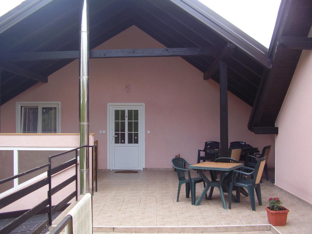 Apartman & Sobe Orhideja Smoljanac Quarto foto