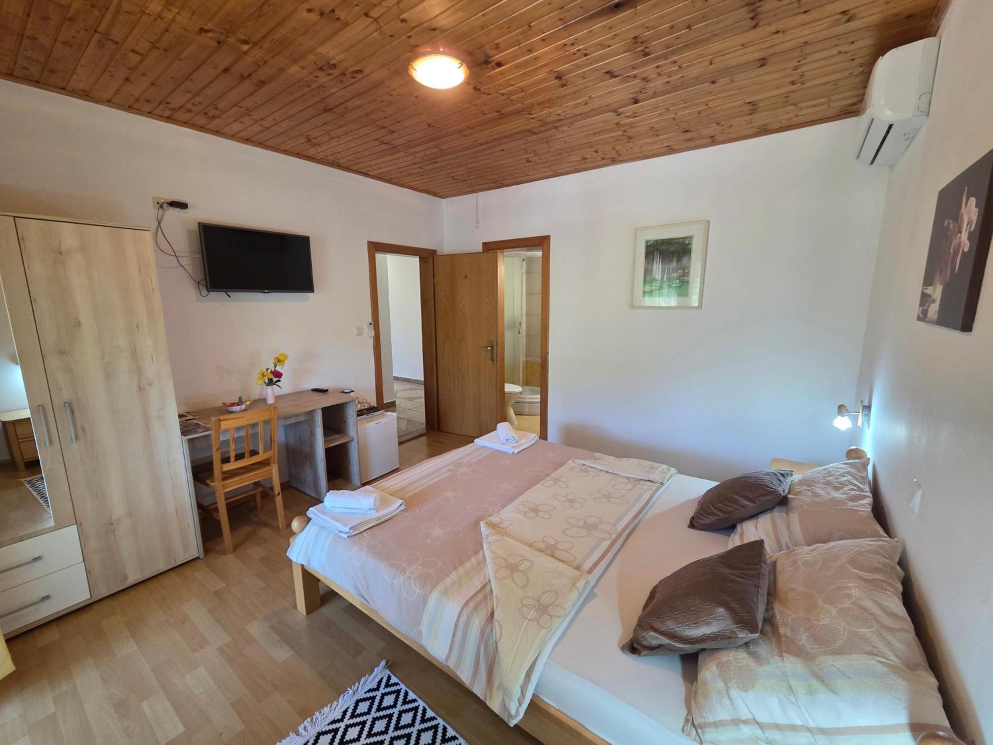 Apartman & Sobe Orhideja Smoljanac Exterior foto